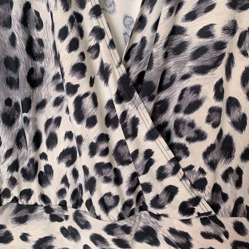 Vince Camuto size M beach cover up - Picture 5 of 12